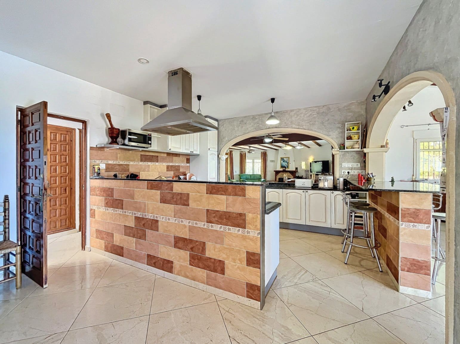 8 bedroom Villa for sale in Denia with pool garage - € 749,000 (Ref: 8494332)