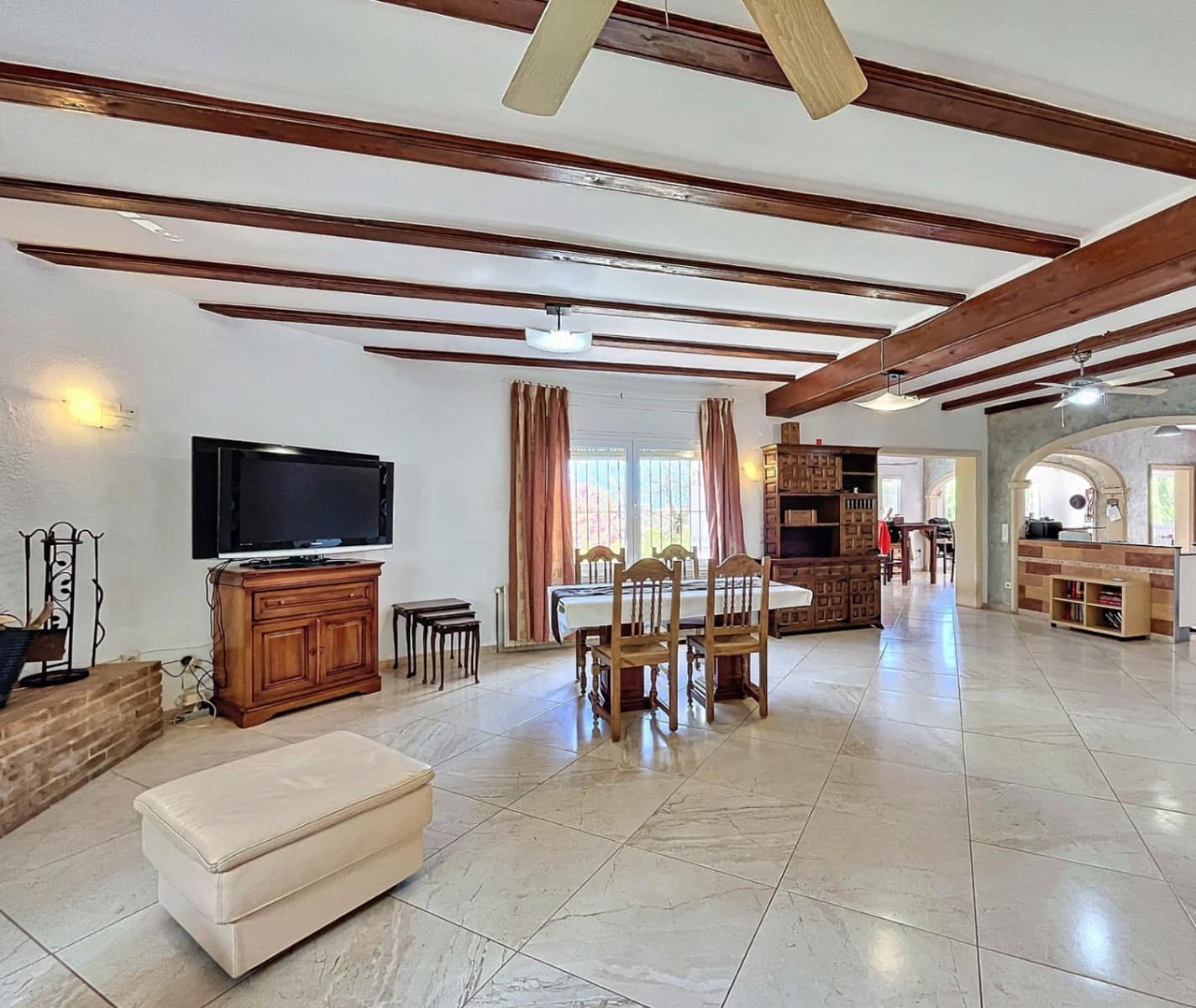 8 bedroom Villa for sale in Denia with pool garage - € 749,000 (Ref: 8494332)