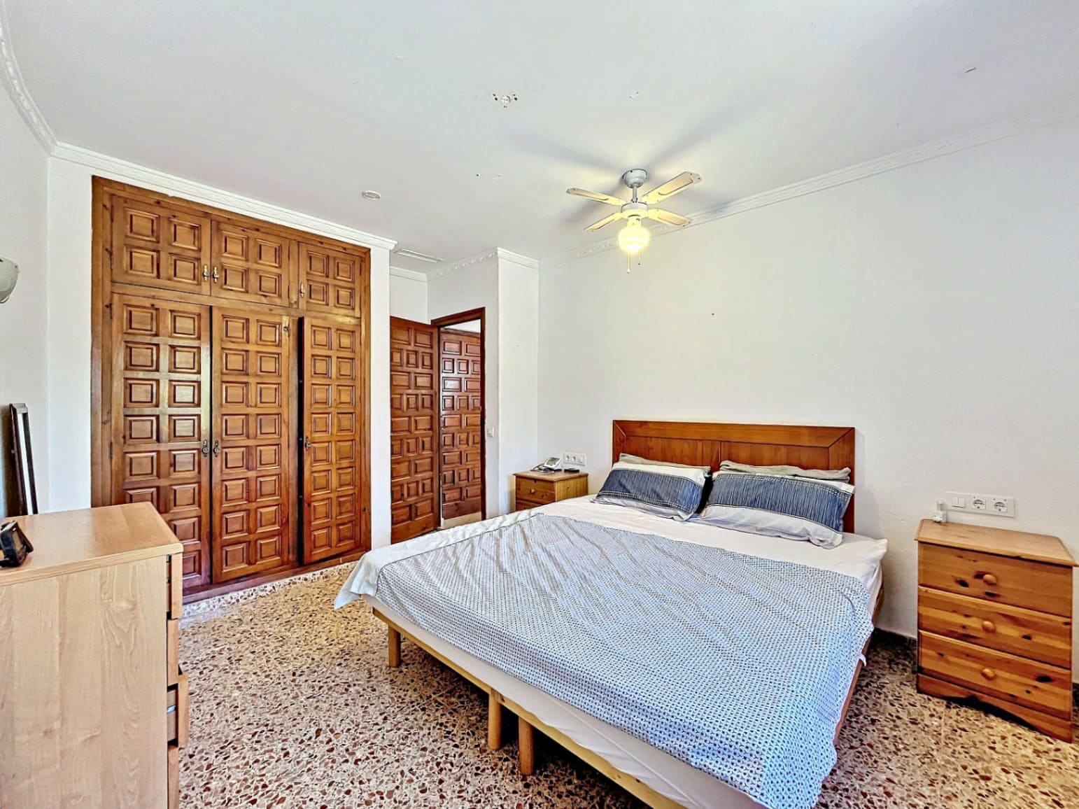 8 bedroom Villa for sale in Denia with pool garage - € 749,000 (Ref: 8494332)