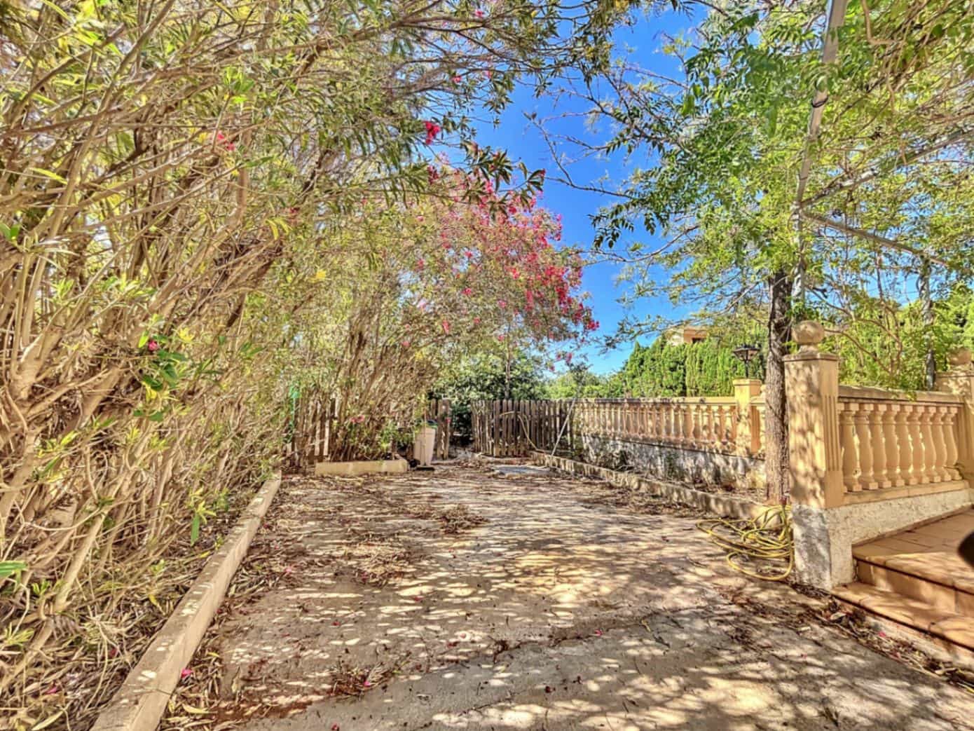 8 bedroom Villa for sale in Denia with pool garage - € 749,000 (Ref: 8494332)