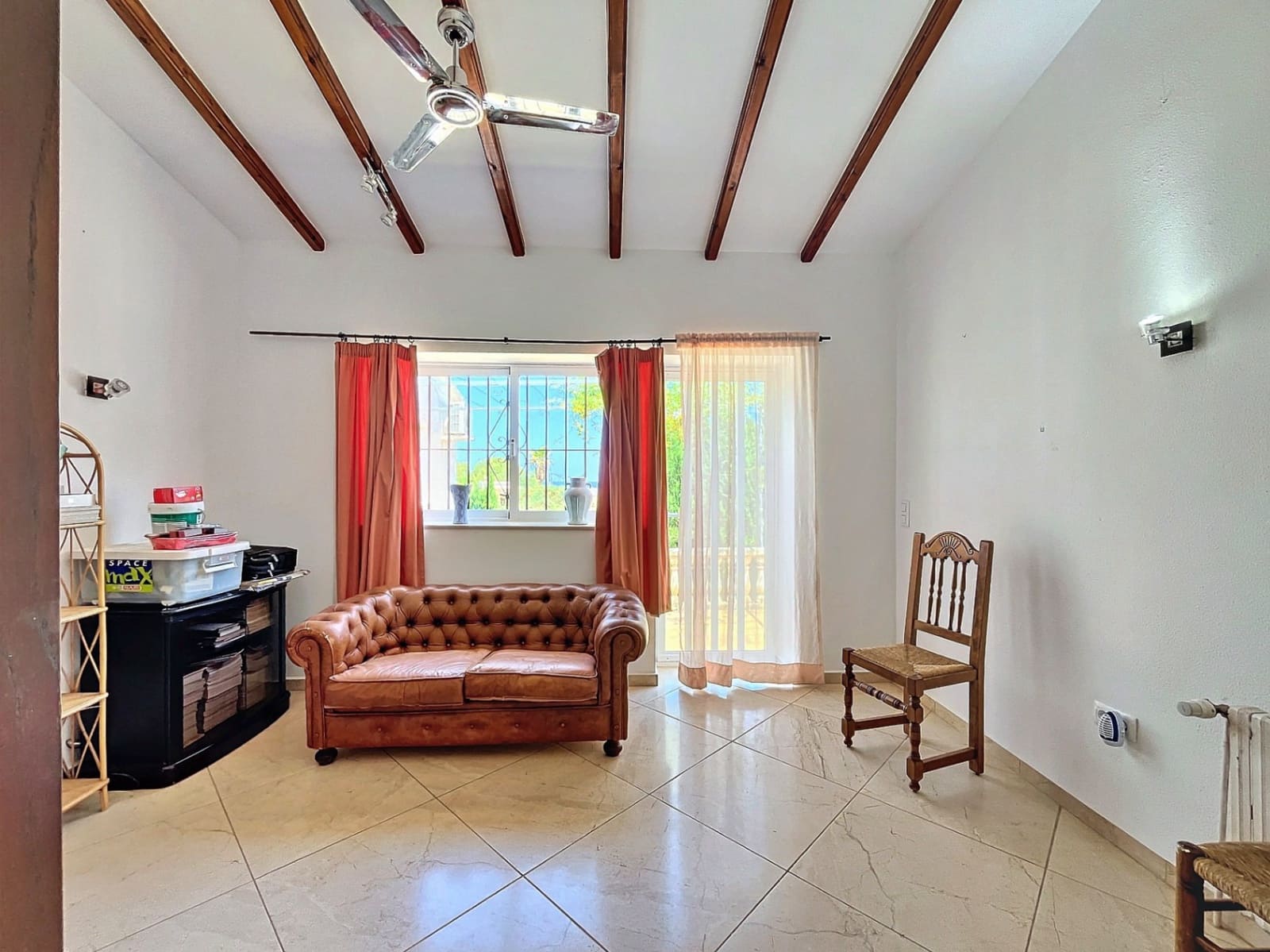 8 bedroom Villa for sale in Denia with pool garage - € 749,000 (Ref: 8494332)