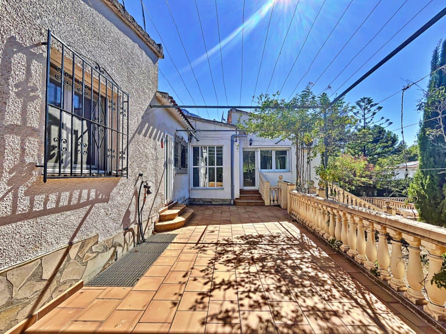 8 bedroom Villa for sale in Denia with pool garage - € 749,000 (Ref: 8494332)