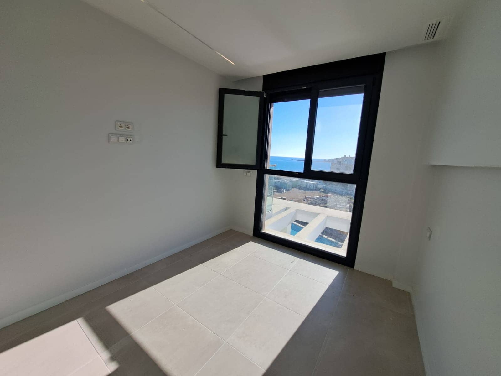 3 soveværelse Penthouse til salg i Denia med swimmingpool garage - € 749.000 (Ref: 8669043)
