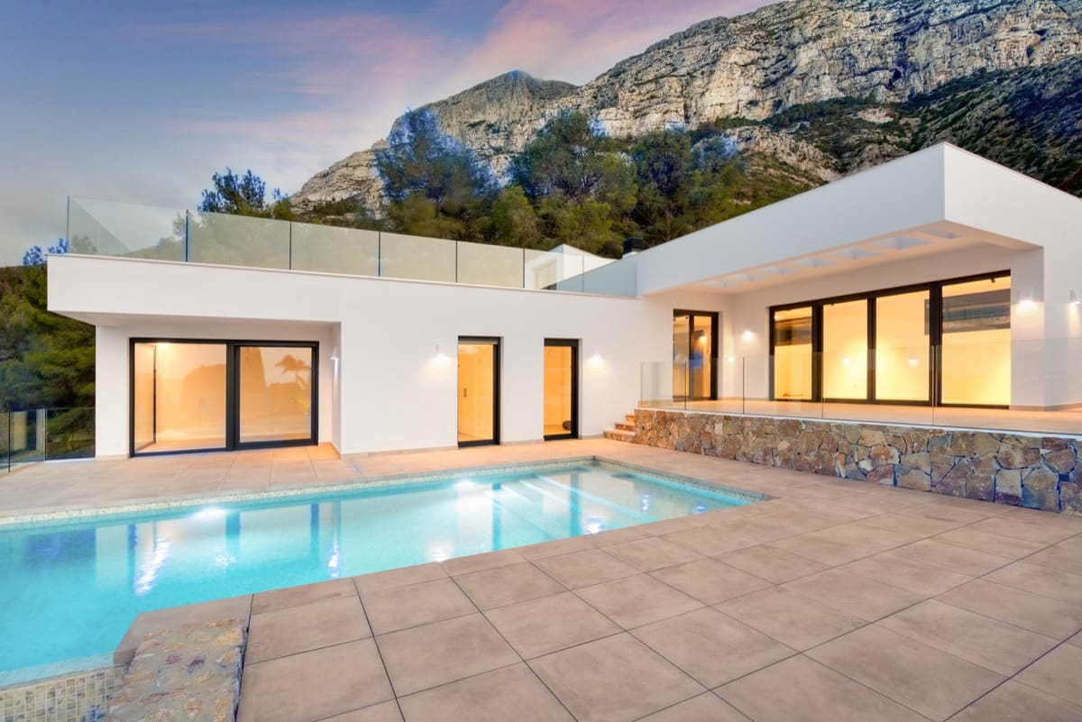 5 soveværelse Villa til salg i Denia med swimmingpool garage - € 1.595.000 (Ref: 8669047)