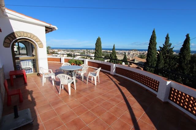 3 soverom Villa til salgs i El Montgó, Dénia med svømmebasseng garasje - € 440 000 (Ref: 8776773)
