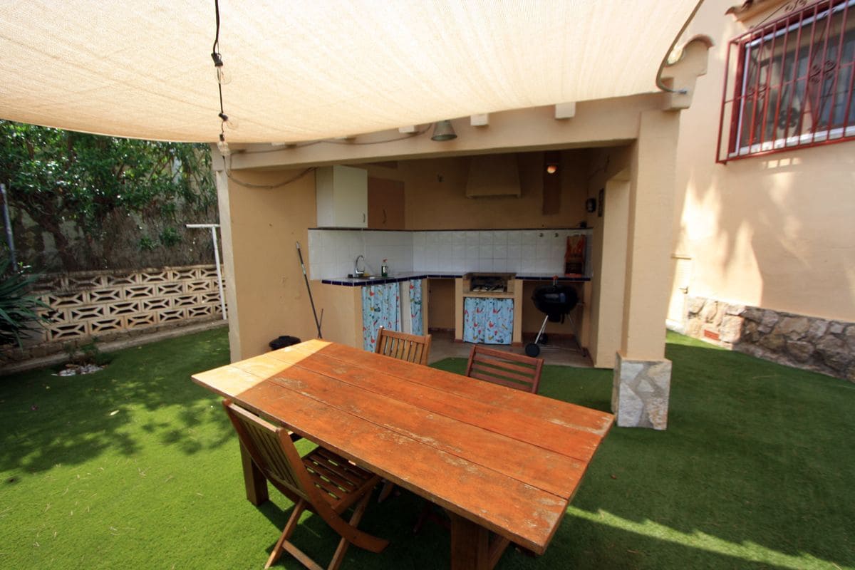 5 sovrum Villa till salu i Denia med pool garage - 775 000 € (Ref: 8807159)