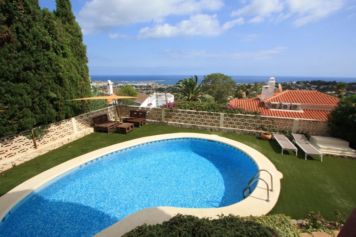 5 sovrum Villa till salu i Denia med pool garage - 775 000 € (Ref: 8807159)