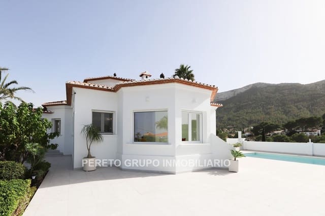 5 makuuhuone Huvila myytävänä paikassa El Montgó, Dénia mukana uima-altaan 
autotalli - 1 260 000 € (Ref: 8807160)