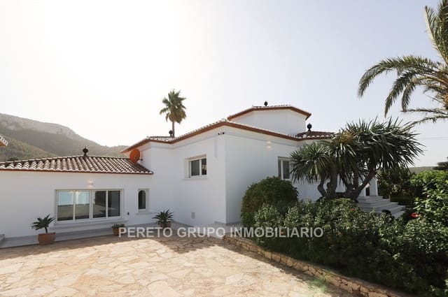 5 makuuhuone Huvila myytävänä paikassa El Montgó, Dénia mukana uima-altaan 
autotalli - 1 260 000 € (Ref: 8807160)