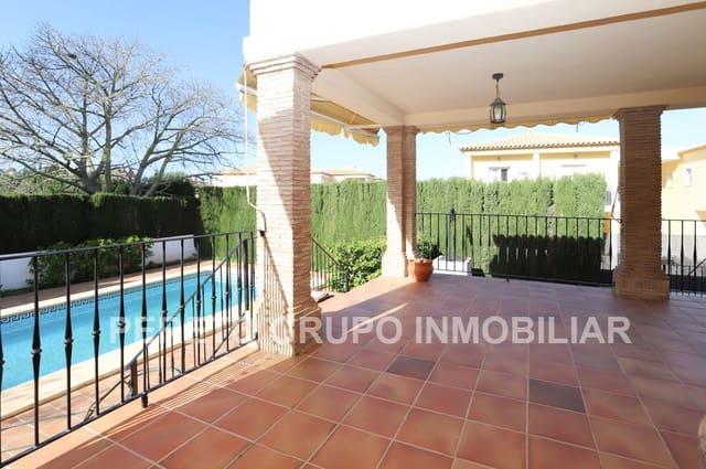 5 makuuhuone Huvila myytävänä paikassa El Montgó, Dénia mukana uima-altaan 
autotalli - 850 000 € (Ref: 8821029)