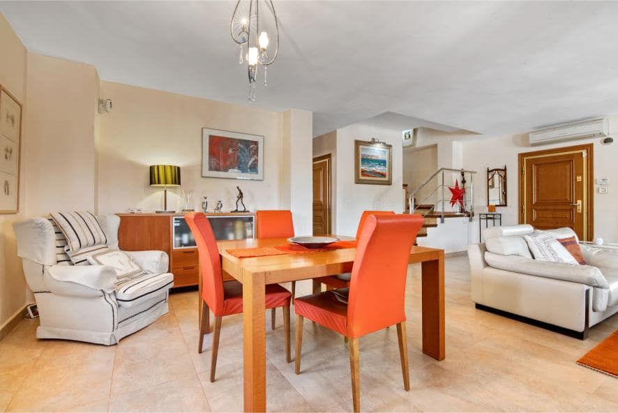 Chalet de 5 habitaciones en Dénia en venta con piscina garaje - 750.000 € (Ref: 8881012)