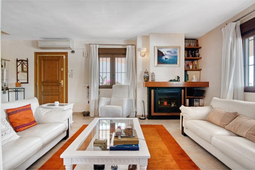 Chalet de 5 habitaciones en Dénia en venta con piscina garaje - 750.000 € (Ref: 8881012)