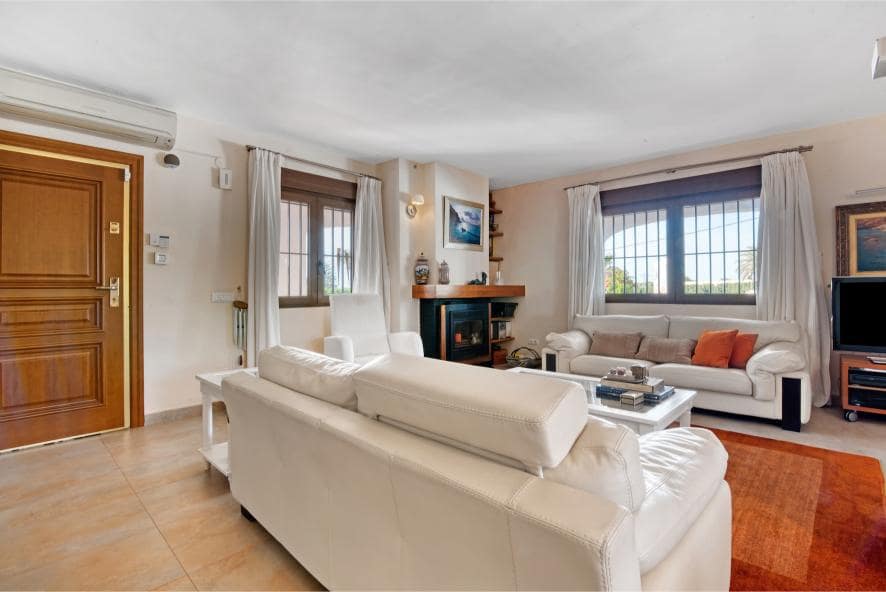 Chalet de 5 habitaciones en Dénia en venta con piscina garaje - 750.000 € (Ref: 8881012)