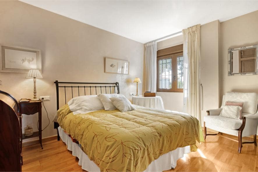 Chalet de 5 habitaciones en Dénia en venta con piscina garaje - 750.000 € (Ref: 8881012)