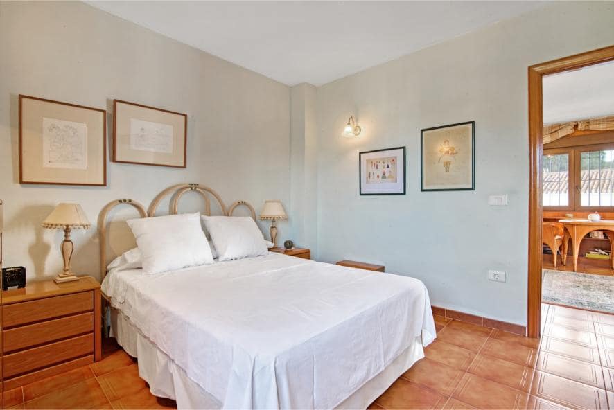 Chalet de 5 habitaciones en Dénia en venta con piscina garaje - 750.000 € (Ref: 8881012)