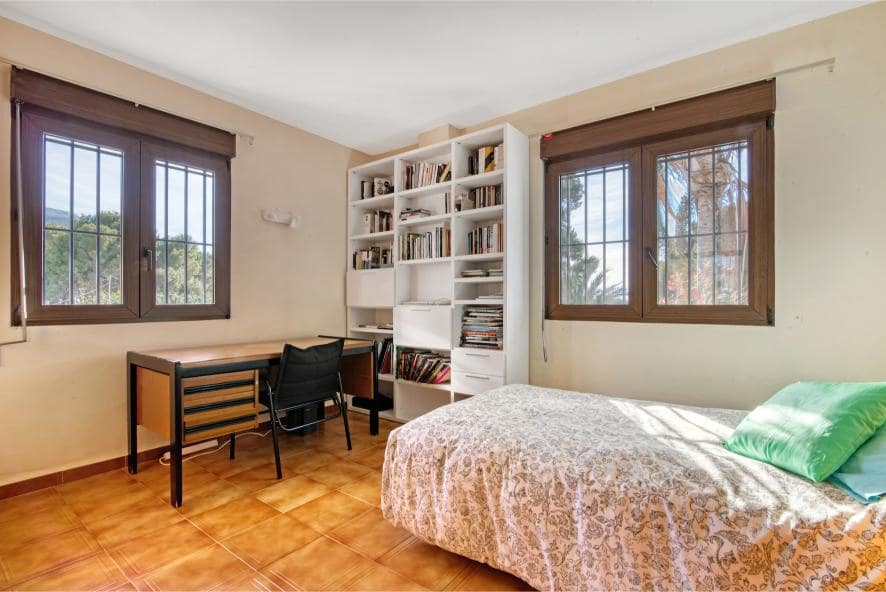 Chalet de 5 habitaciones en Dénia en venta con piscina garaje - 750.000 € (Ref: 8881012)