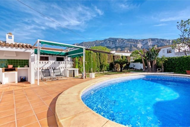 Chalet de 5 habitaciones en Dénia en venta con piscina garaje - 750.000 € (Ref: 8881012)