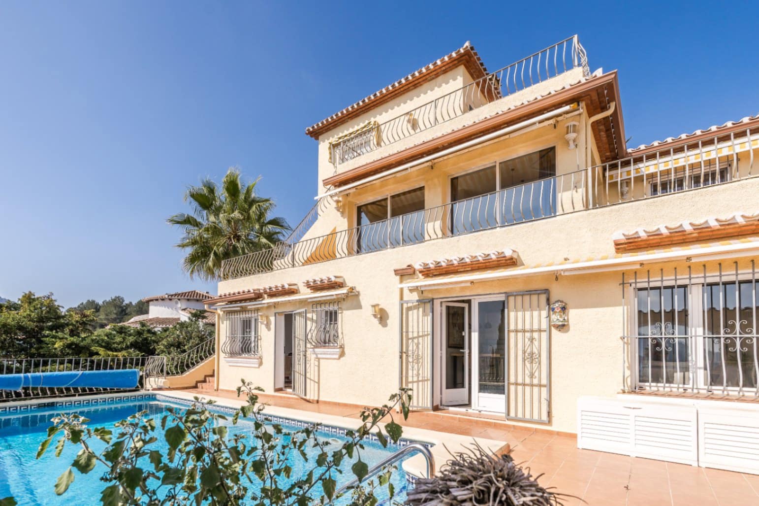 Chalet de 6 habitaciones en Dénia en venta con piscina garaje - 699.000 € (Ref: 8931500)