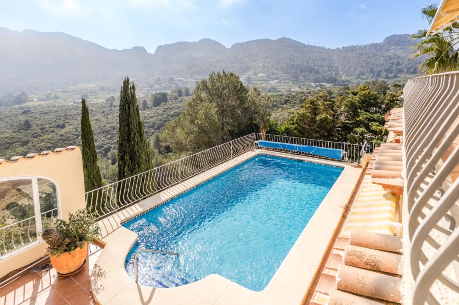 Chalet de 6 habitaciones en Dénia en venta con piscina garaje - 699.000 € (Ref: 8931500)