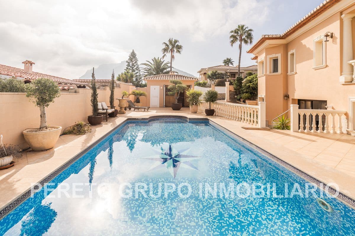 5 quarto Moradia para venda em Denia com piscina garagem - 1 200 000 € (Ref: 8931501)