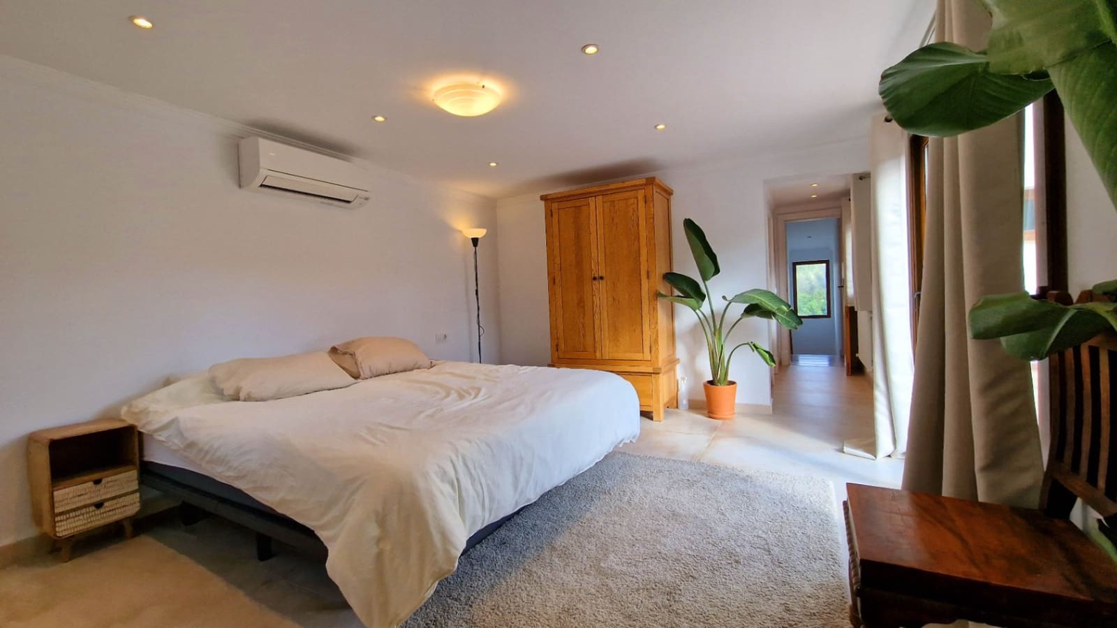 5 bedroom Villa for sale in Orba with pool garage - € 645,000 (Ref: 9046501)