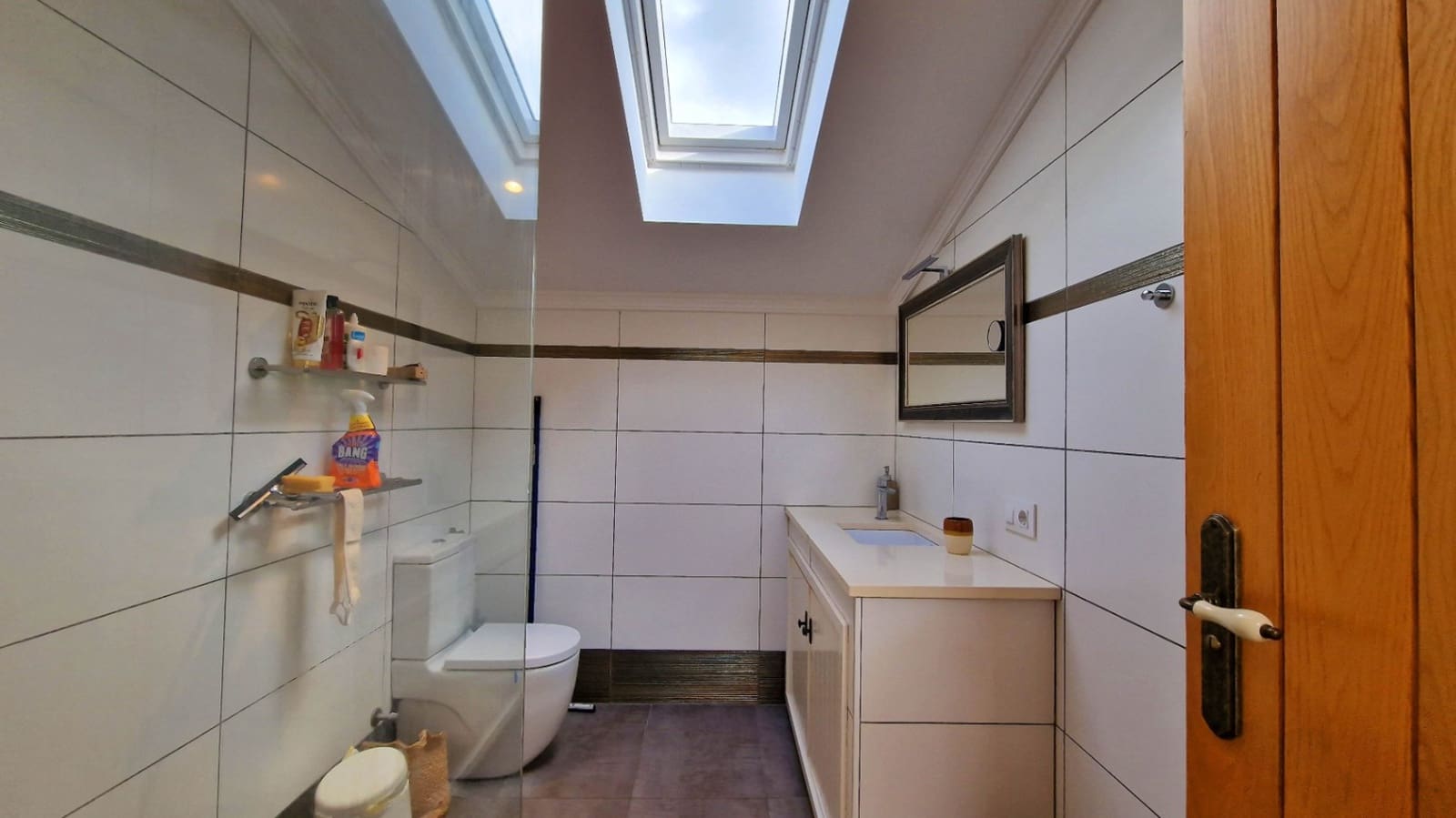 5 bedroom Villa for sale in Orba with pool garage - € 645,000 (Ref: 9046501)