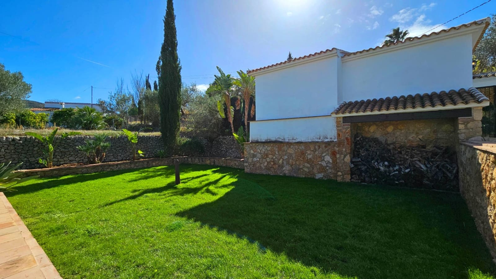 5 bedroom Villa for sale in Orba with pool garage - € 645,000 (Ref: 9046501)