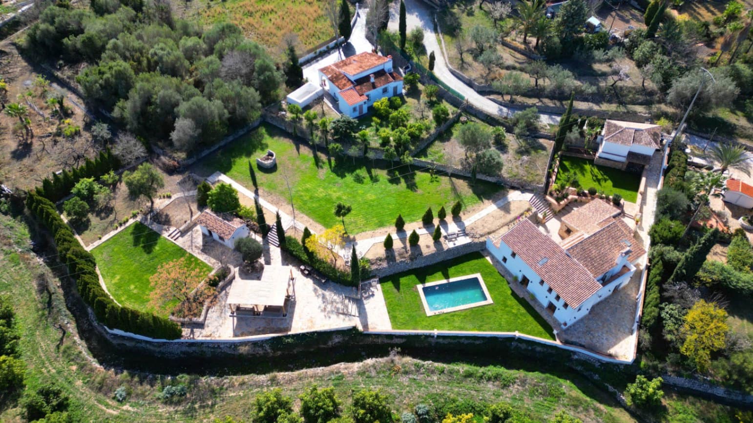 5 bedroom Villa for sale in Orba with pool garage - € 645,000 (Ref: 9046501)