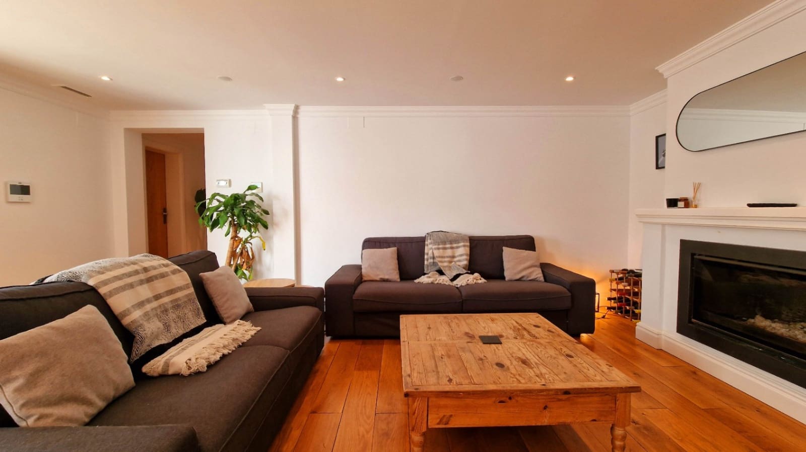 5 bedroom Villa for sale in Orba with pool garage - € 645,000 (Ref: 9046501)