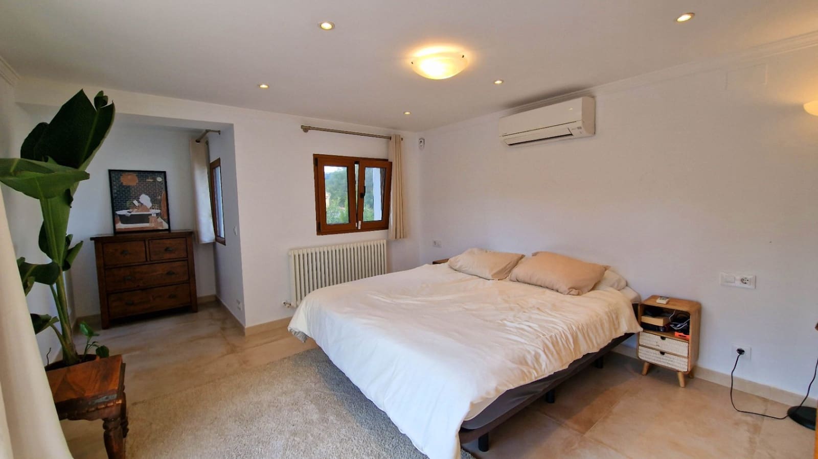 5 bedroom Villa for sale in Orba with pool garage - € 645,000 (Ref: 9046501)