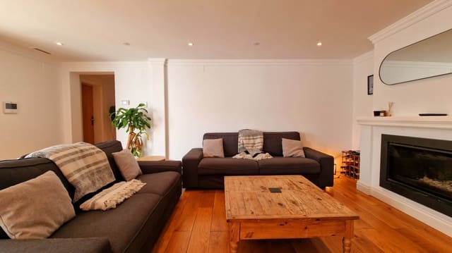 5 sovrum Villa till salu i Orba med pool garage - 645 000 € (Ref: 9046501)