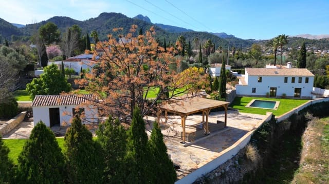 5 sovrum Villa till salu i Orba med pool garage - 645 000 € (Ref: 9046501)