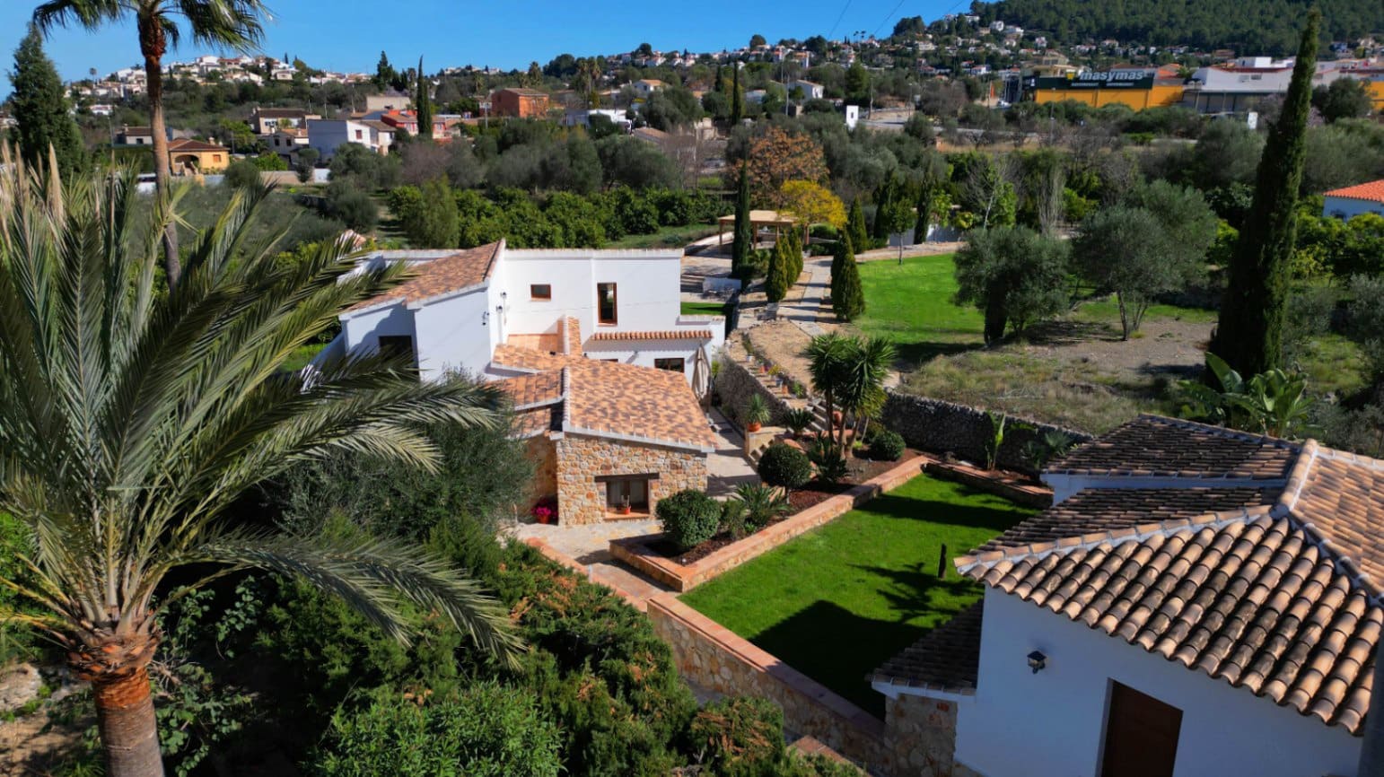 5 bedroom Villa for sale in Orba with pool garage - € 645,000 (Ref: 9046501)
