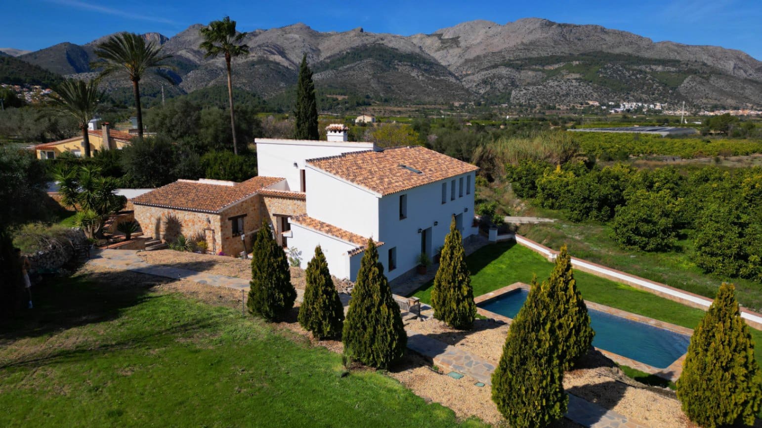 5 bedroom Villa for sale in Orba with pool garage - € 645,000 (Ref: 9046501)
