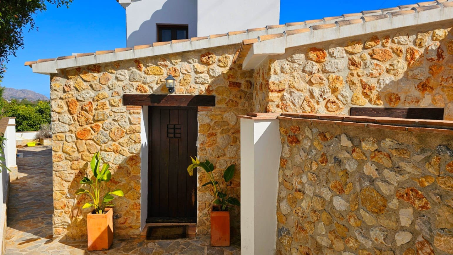 5 bedroom Villa for sale in Orba with pool garage - € 645,000 (Ref: 9046501)