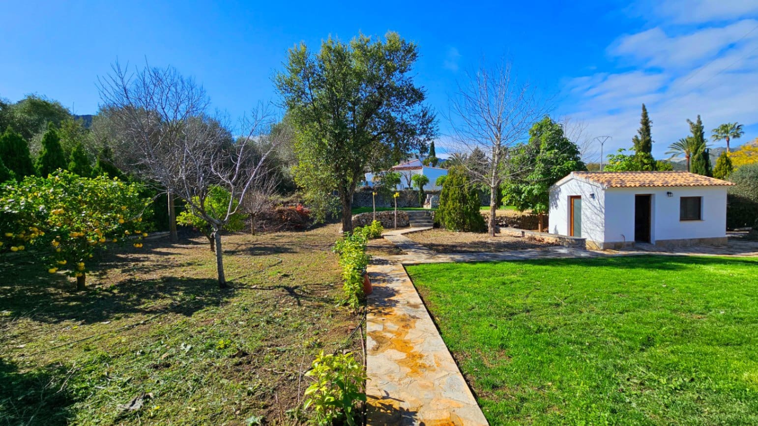 5 bedroom Villa for sale in Orba with pool garage - € 645,000 (Ref: 9046501)