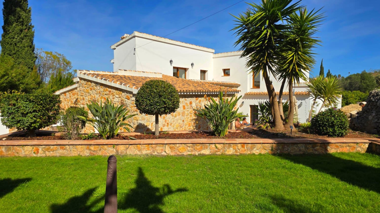 5 bedroom Villa for sale in Orba with pool garage - € 645,000 (Ref: 9046501)