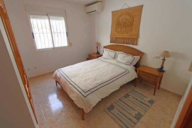 3 Zimmer Villa zu verkaufen in Orba mit Pool Garage - 400.000 € (Ref: 9058204)