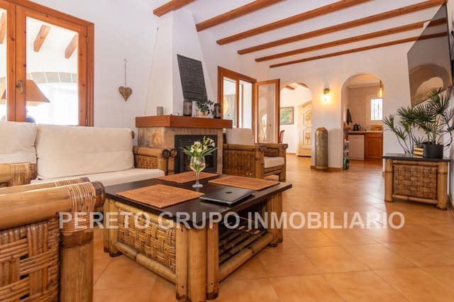 4 quarto Moradia para venda em El Montgó, Dénia com piscina garagem - 595 000 € (Ref: 9113487)