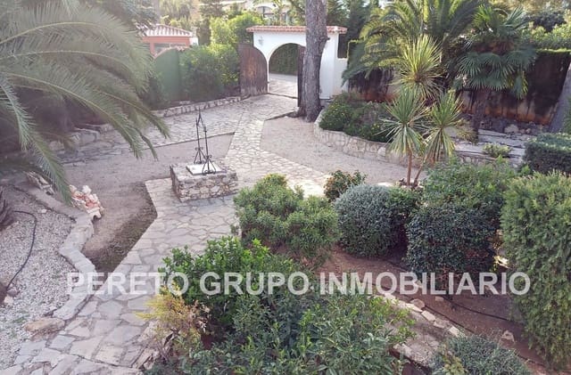 6 makuuhuone Huvila myytävänä paikassa El Montgó, Dénia mukana uima-altaan 
autotalli - 790 000 € (Ref: 9170501)