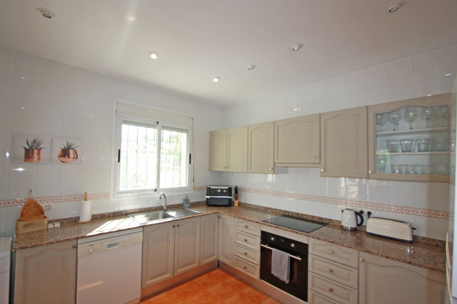 3 sypialnia Willa na sprzedaż w Jalon / Xalo z basenem garażem - 499 000 € (Ref: 9244371)