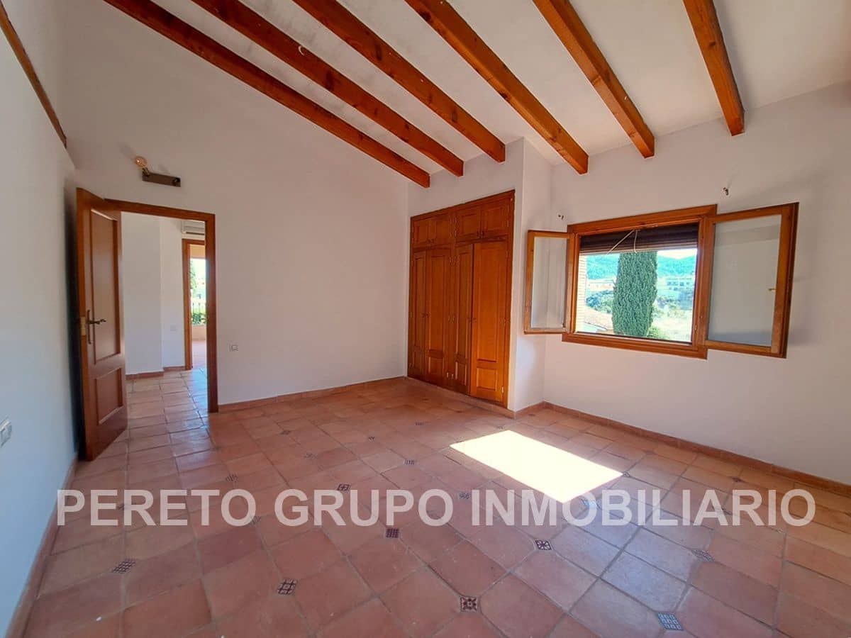 6 soverom Villa til salgs i Orba med svømmebasseng garasje - € 750 000 (Ref: 9318096)