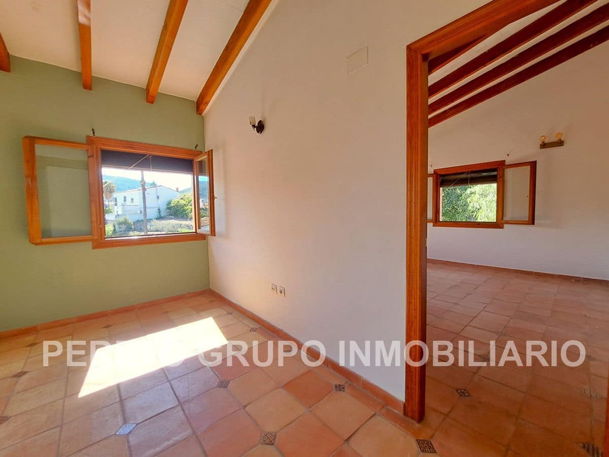 6 soverom Villa til salgs i Orba med svømmebasseng garasje - € 750 000 (Ref: 9318096)