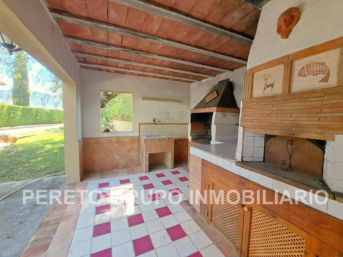 6 soverom Villa til salgs i Orba med svømmebasseng garasje - € 750 000 (Ref: 9318096)