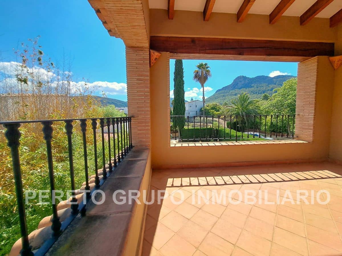 6 soverom Villa til salgs i Orba med svømmebasseng garasje - € 750 000 (Ref: 9318096)