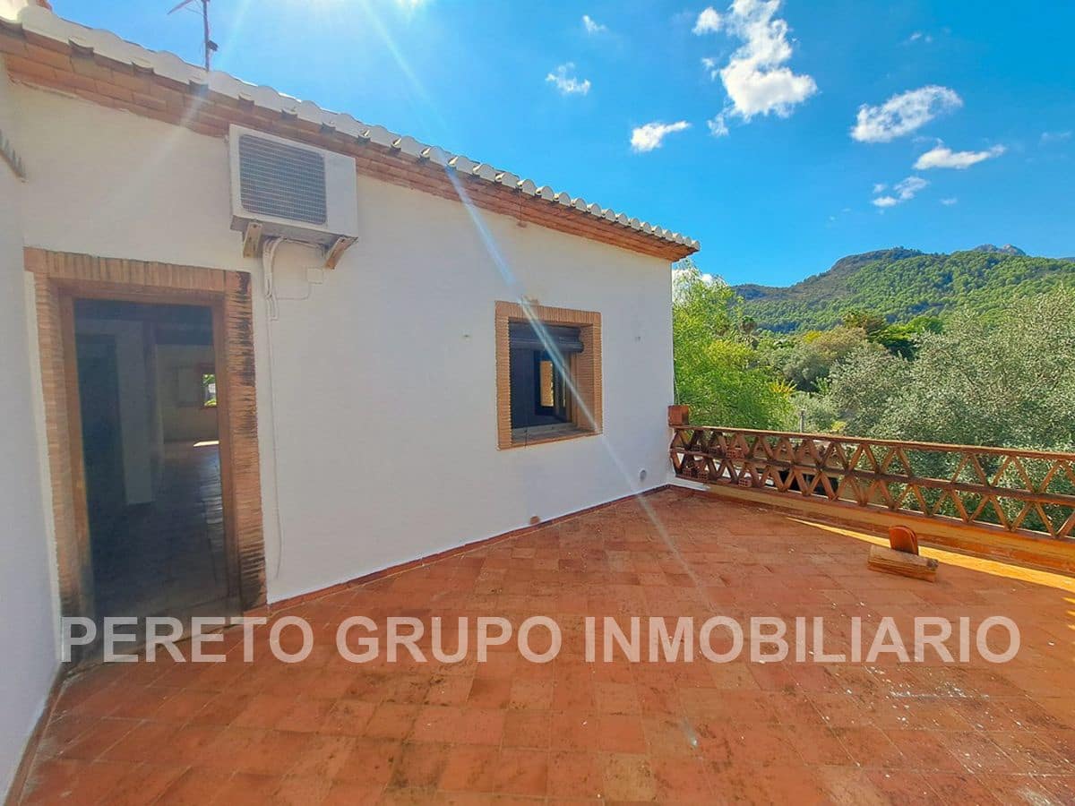 6 soverom Villa til salgs i Orba med svømmebasseng garasje - € 750 000 (Ref: 9318096)