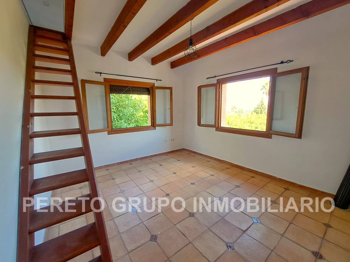 6 soverom Villa til salgs i Orba med svømmebasseng garasje - € 750 000 (Ref: 9318096)