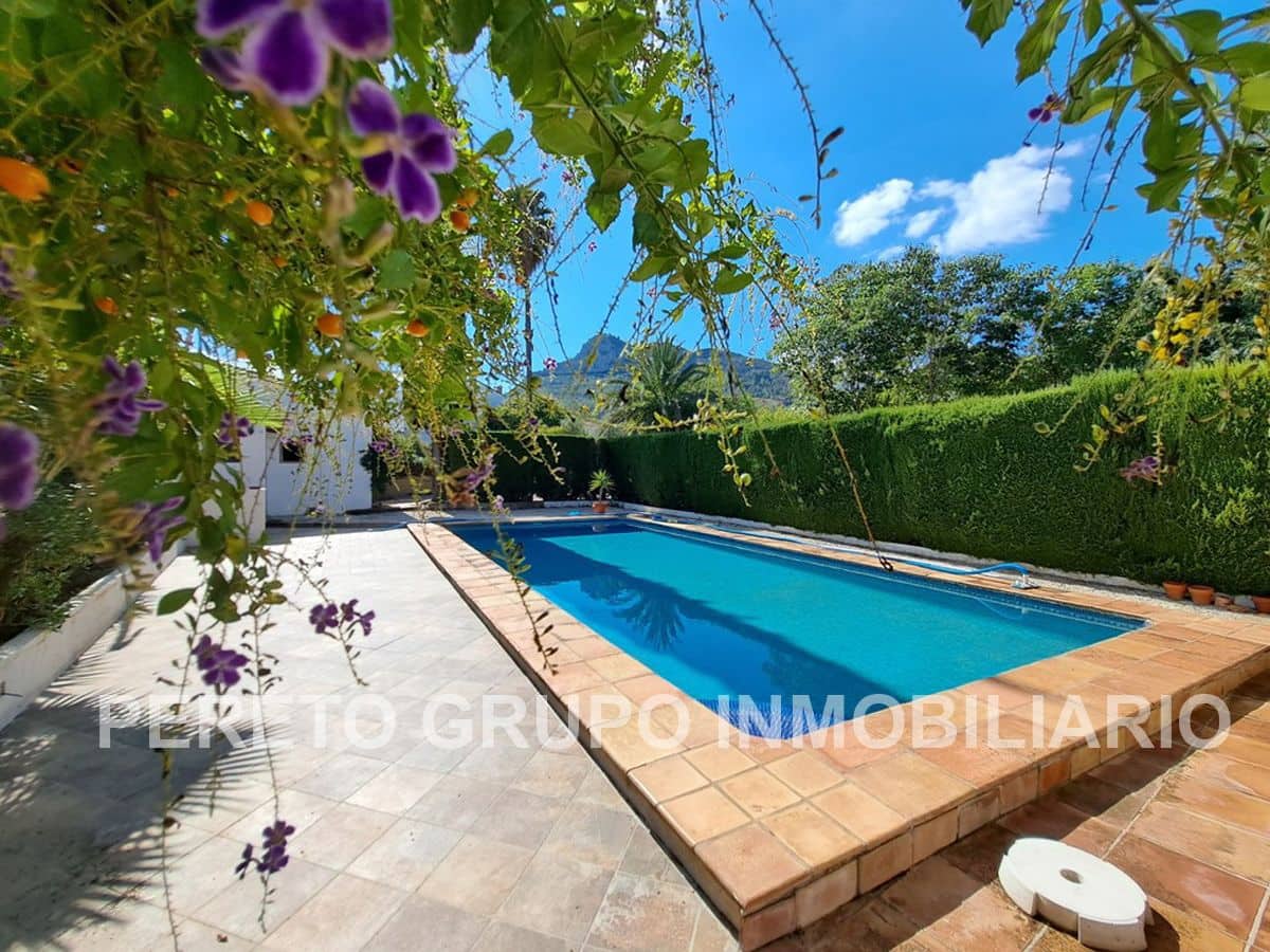 6 soverom Villa til salgs i Orba med svømmebasseng garasje - € 750 000 (Ref: 9318096)