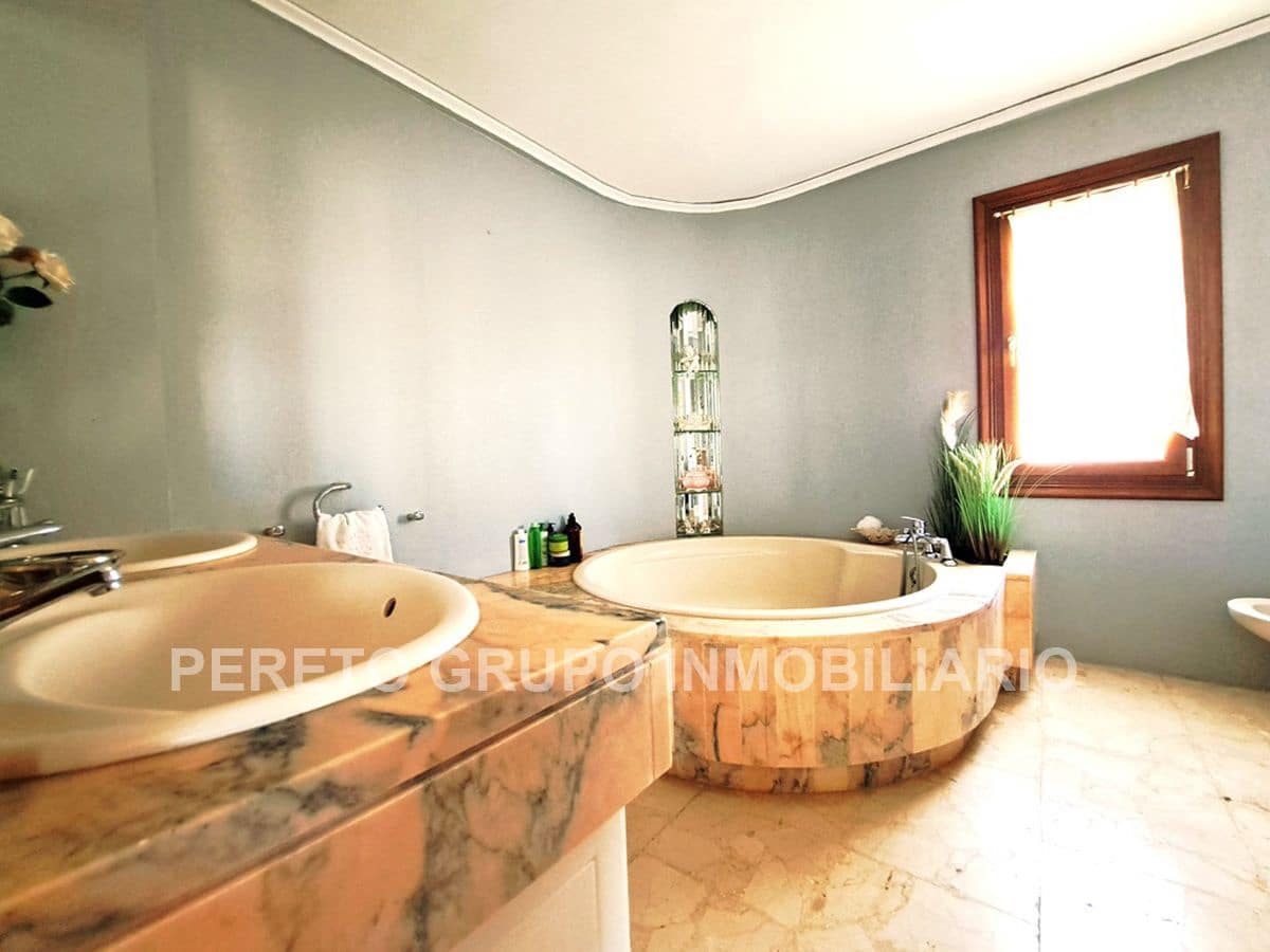 2 soveværelse Penthouse til salg i Denia med swimmingpool garage - € 477.000 (Ref: 9345690)