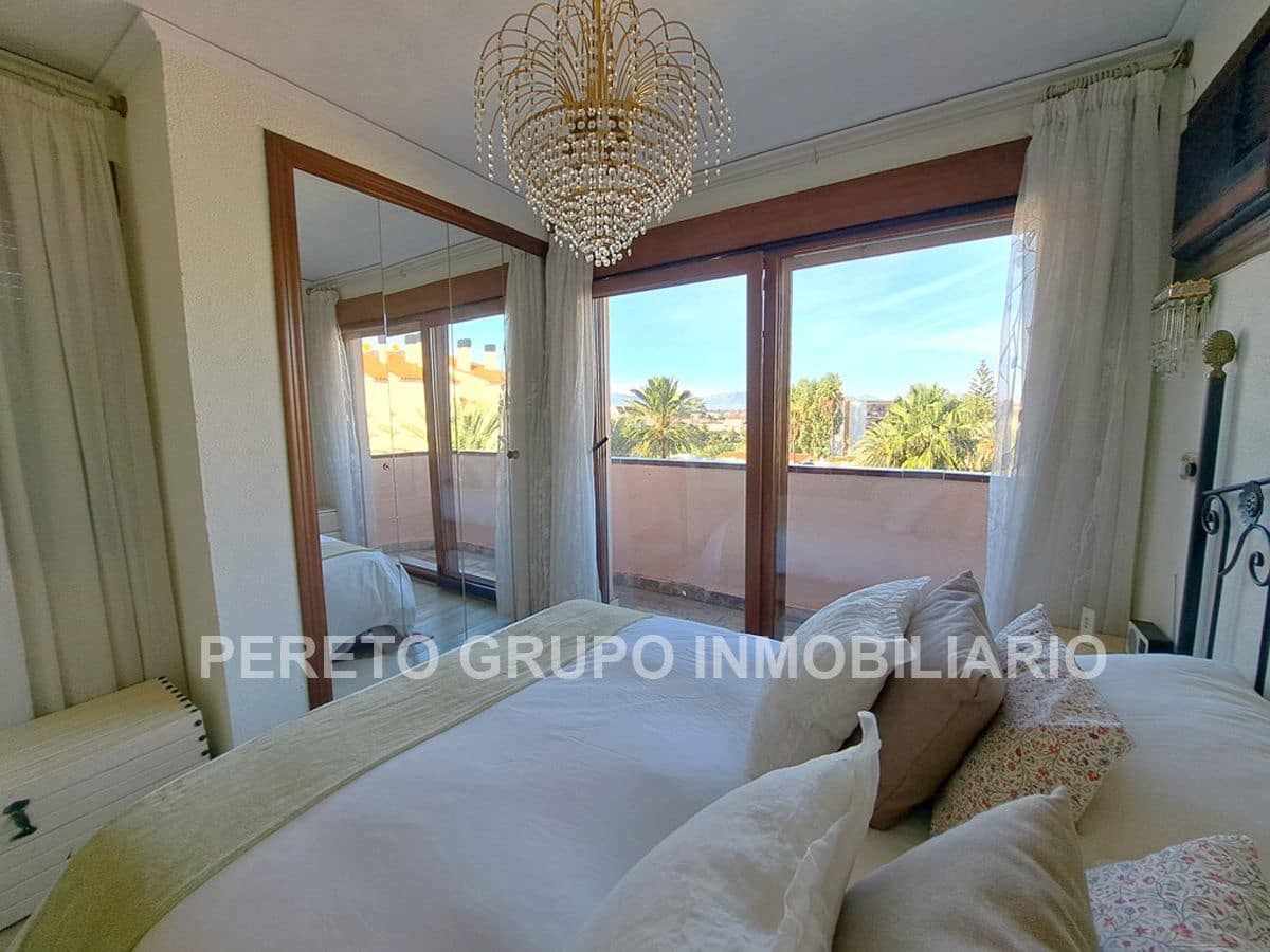 2 soveværelse Penthouse til salg i Denia med swimmingpool garage - € 477.000 (Ref: 9345690)